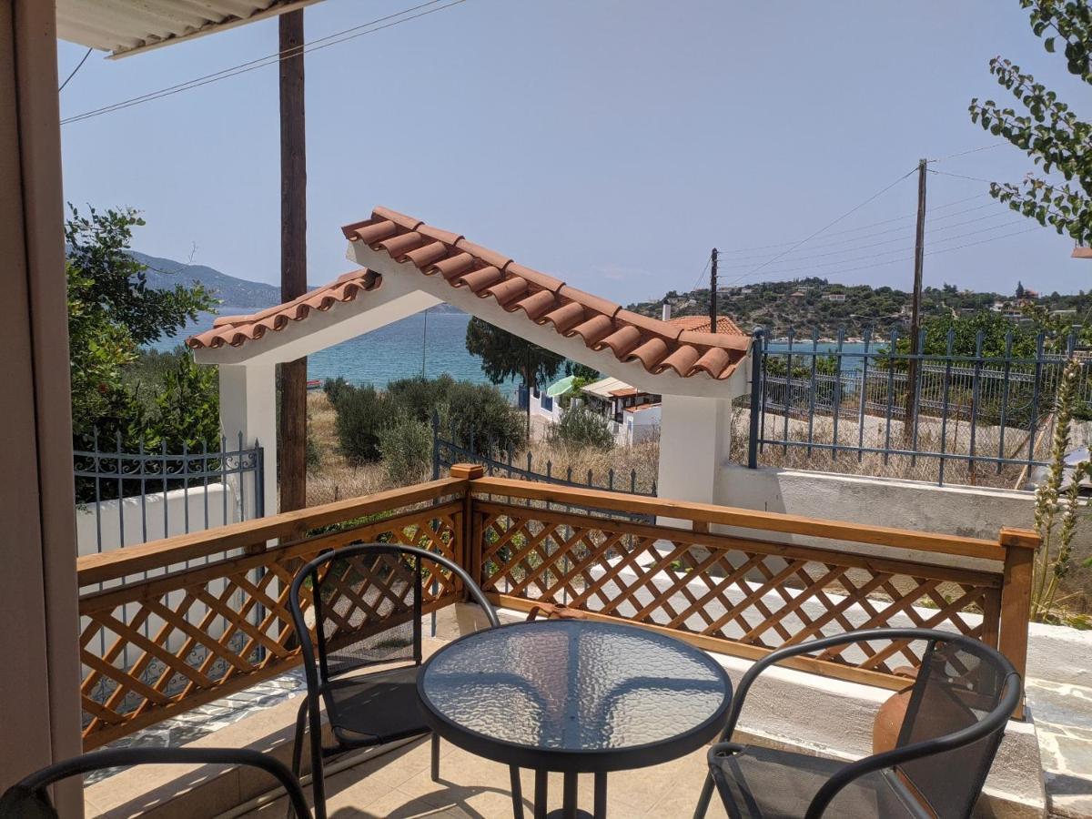 Iliakti Relaxing Seaside Villa Salamina Exterior photo